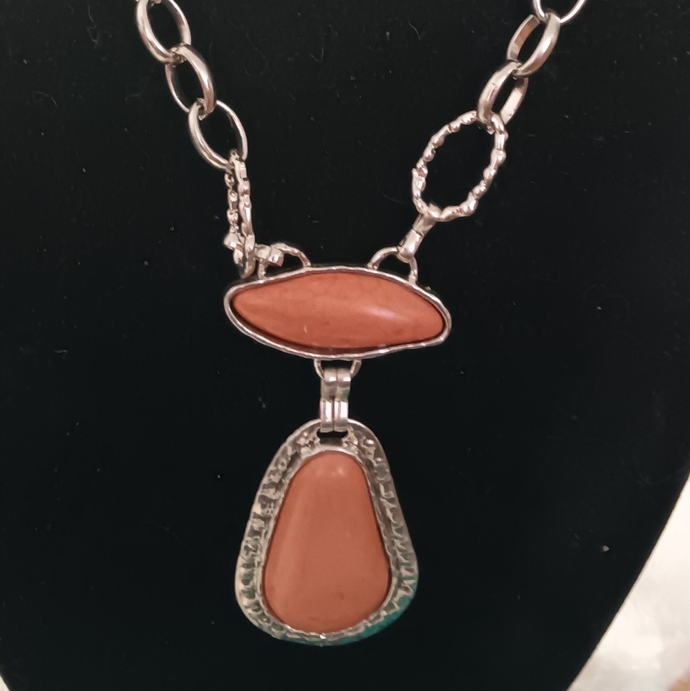 Double pendant necklace